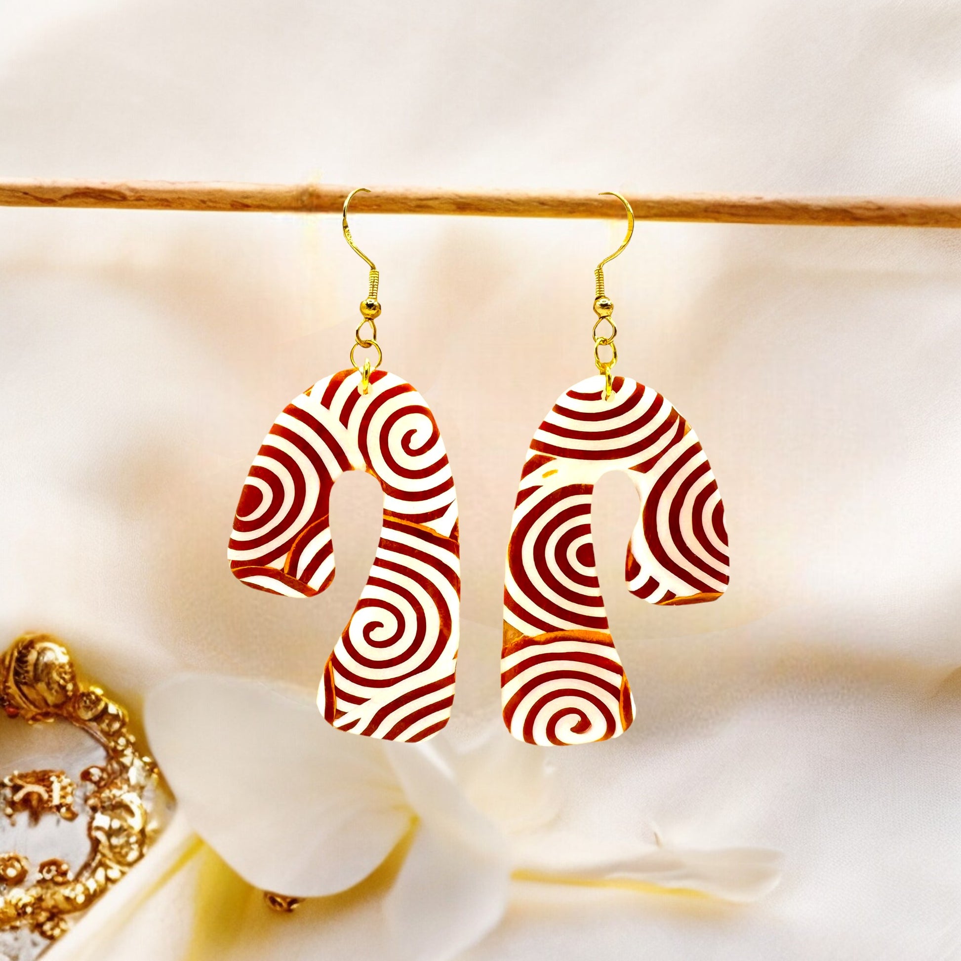 These Pretty Things Aurum Helix Collection Extra Large Freeform Arch Hook Earrings
