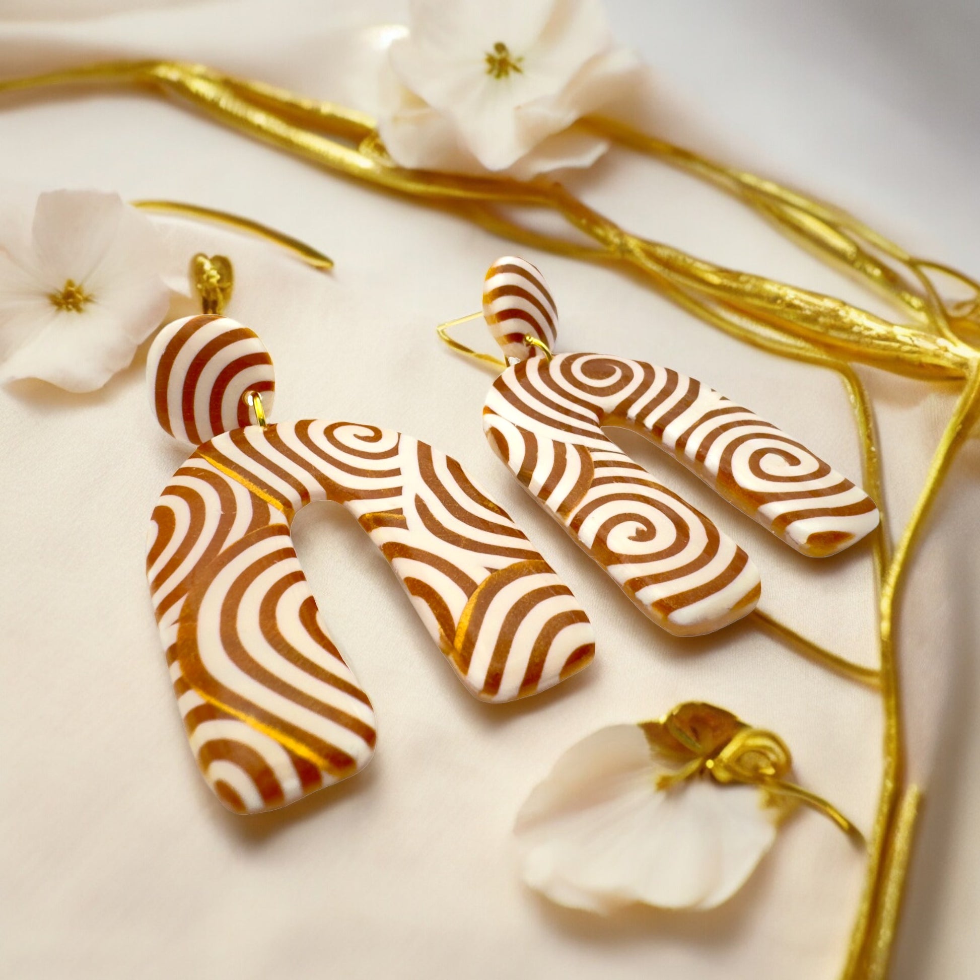 These Pretty Things Aurum Helix Collection Large Arch Post Earrings