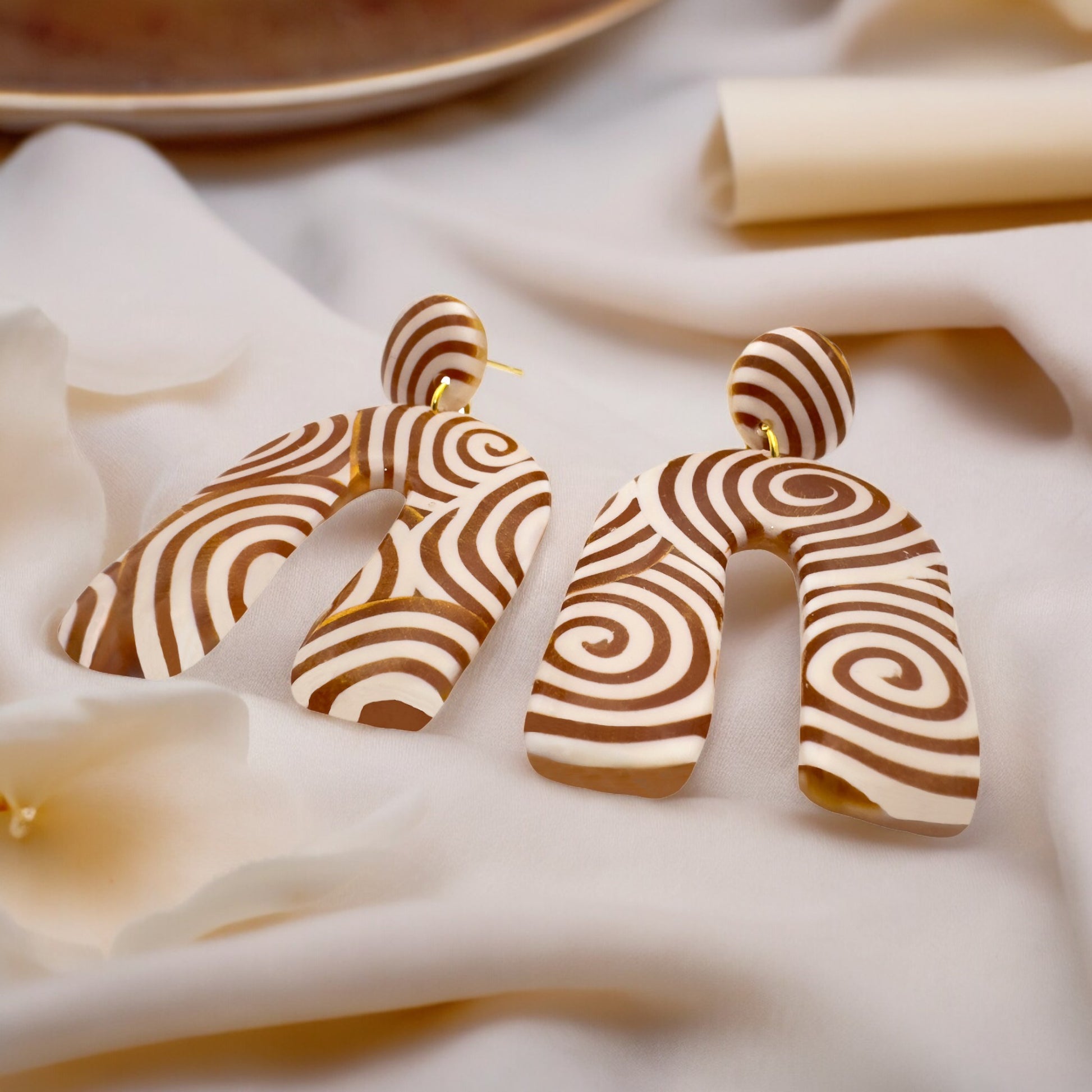 These Pretty Things Aurum Helix Collection Large Arch Post Earrings