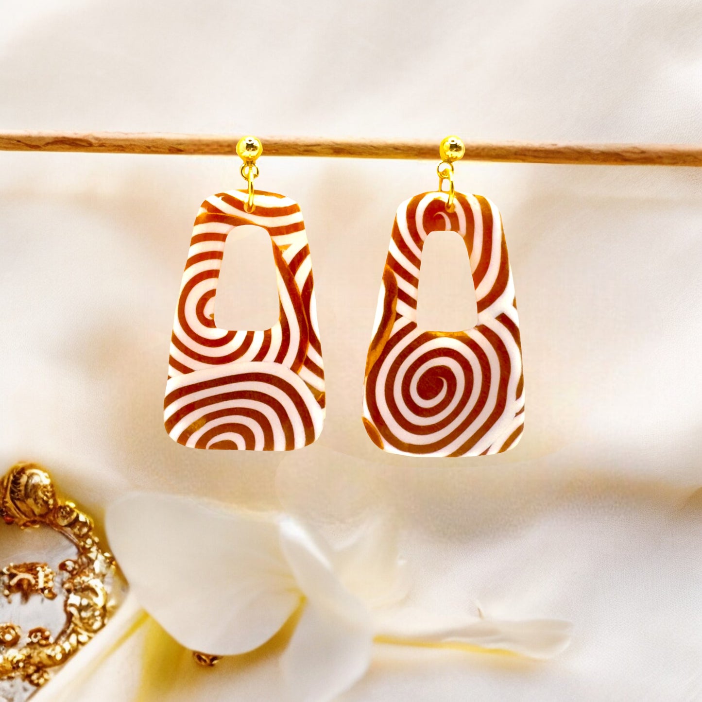 These Pretty Things Aurum Helix Collection Medium Freeform Open Oblong Ball Stud Earrings