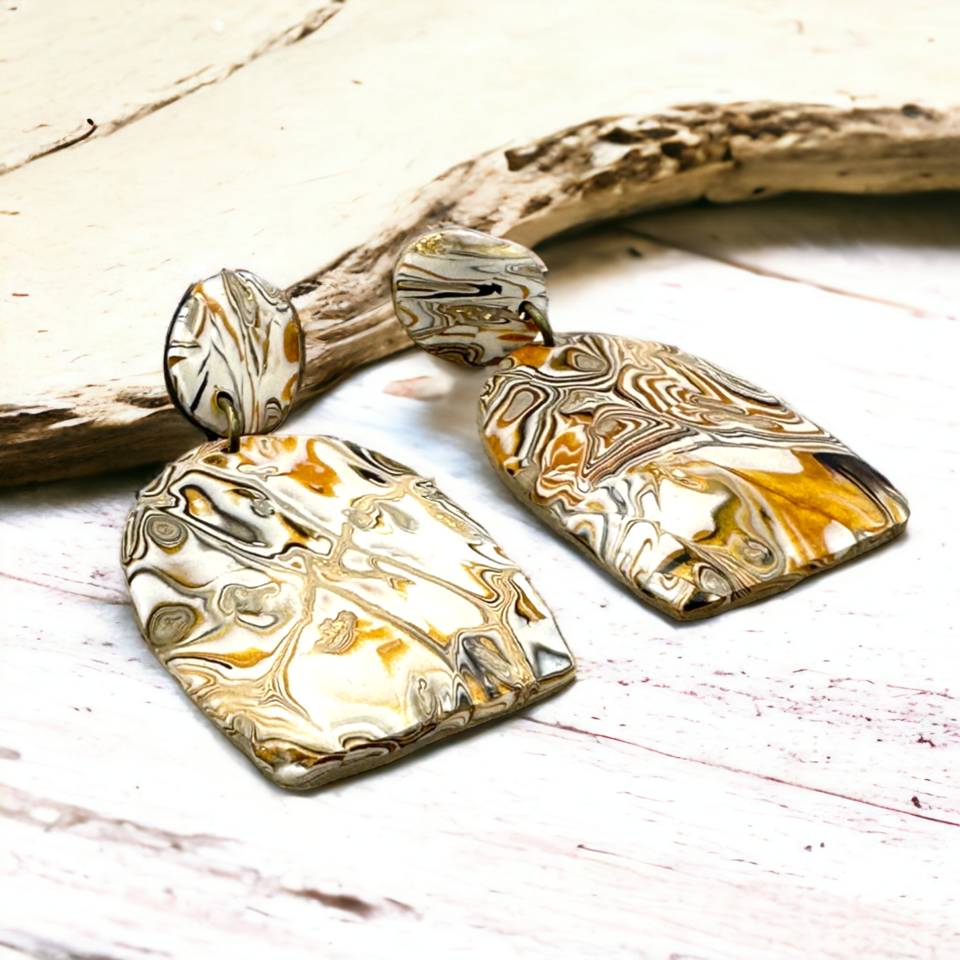 These Pretty Things Azura Collection Solid Arch Post Earrings