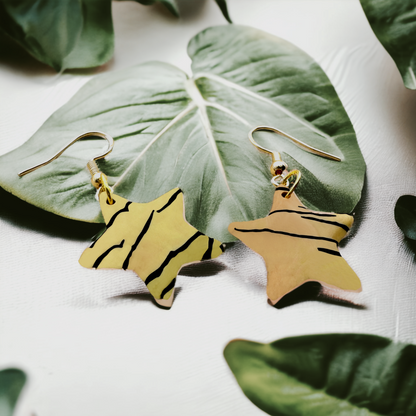 These Pretty Things Bijoux Tiger Collection Small Hook Star Earrings